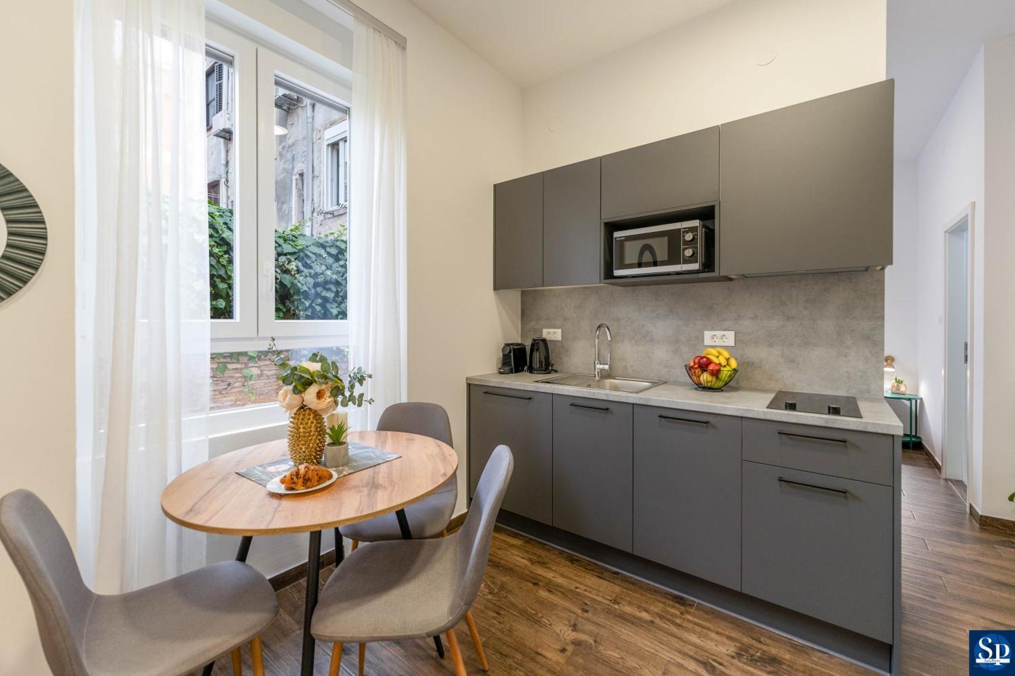 Colosseum Garden Studio Apartments Pula Luaran gambar