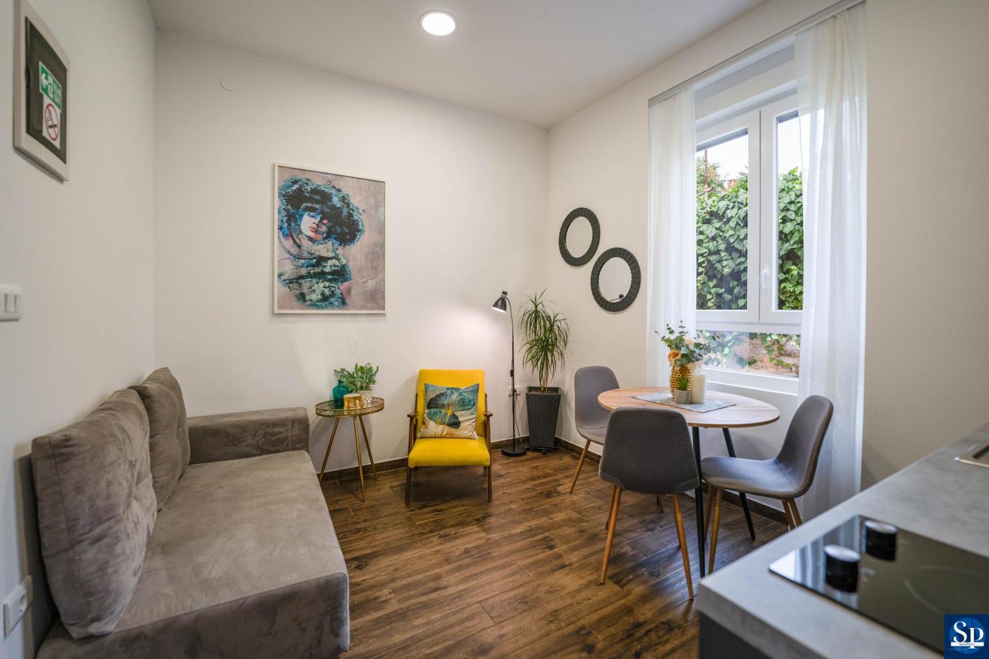 Colosseum Garden Studio Apartments Pula Luaran gambar