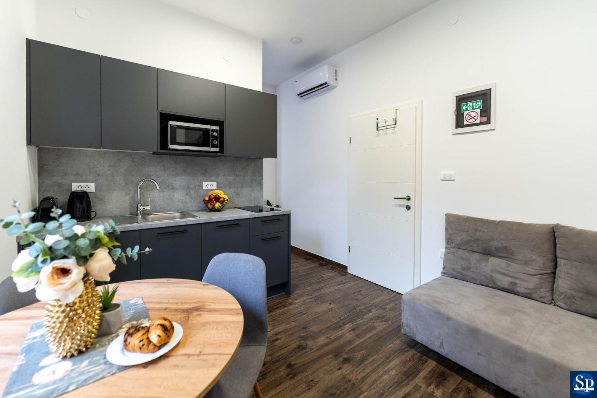 Colosseum Garden Studio Apartments Pula Luaran gambar